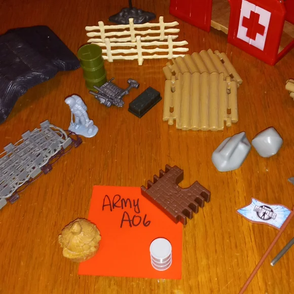 28 Army War play set. A06 - Picture 3 of 6